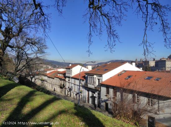 CHALET INDEPENDIENTE EN URB PRIVADA - A CORUÑA