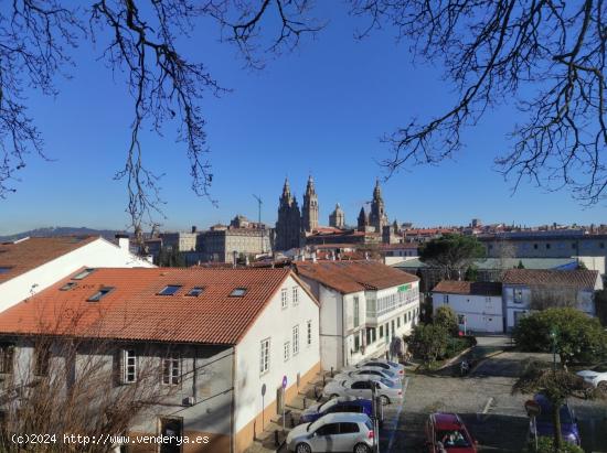 CHALET INDEPENDIENTE EN URB PRIVADA - A CORUÑA