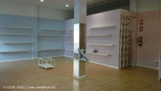  VENTA DE LOCAL COMERCIAL ZONA BARRIO BAJO - CADIZ 