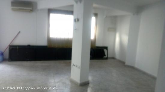 ALQUILER LOCAL COMERCIAL EN ARCOS DE LA FRONTERA, ZONA CERCANA CENTRO - CADIZ