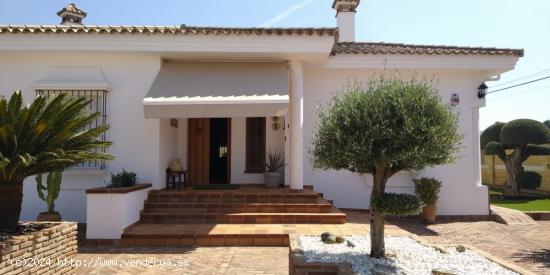 VENTA DE CHALET ZONA EL SANTISCAL - CADIZ