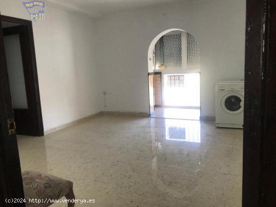  VENTA DE PISO ZONA BARRIO BAJO - CADIZ 