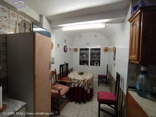 VENTA DE CASA ZONA CAMINO DE LAS NIEVES - CADIZ