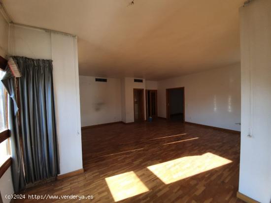 SE VENDE MAGNIFICO PISO EN EL CENTRO DE JUMILLA - MURCIA