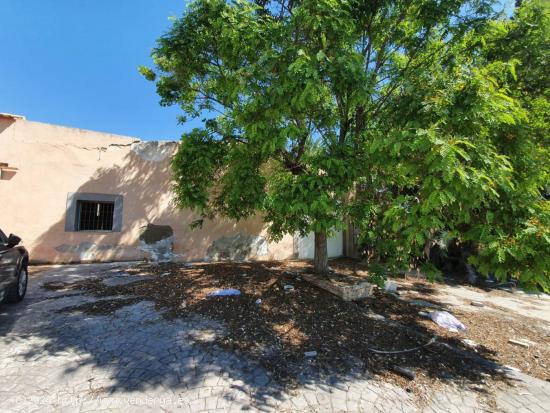 SE VENDE CHALET CON TERRENO EN LA MATANZA (FORTUNA) - MURCIA