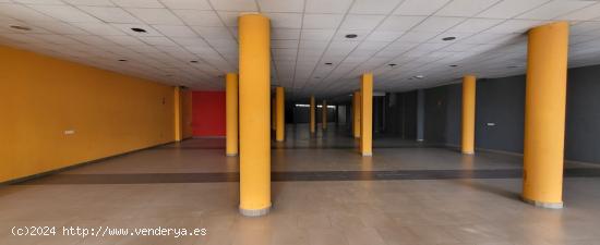 SE VENDE ESTUPENDO LOCAL COMERCIAL EN CARAVACA DE LA CRUZ - MURCIA