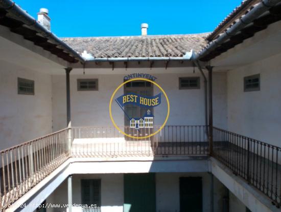 CASA HISTÓRICA CON TERRENO URBANO A LA VENTA EN MONTAVERNER!!! - VALENCIA