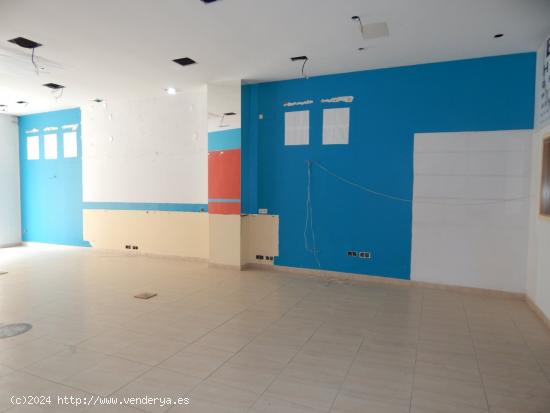 LOCAL COMERCIAL EN PLANTA BAJA CON MUY BUENA UBICACIÓN, EN ONTINYENT - VALENCIA