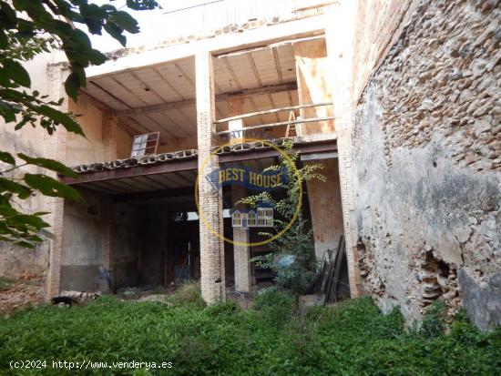 GRAN CASA A REFORMAR  EN OLLERIA - VALENCIA