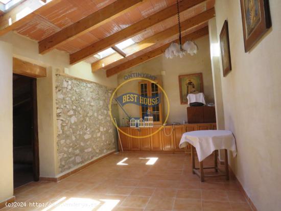 EXCLUSIVA CASA EN EL CASCO ANTIGUO DE MONTESA - VALENCIA