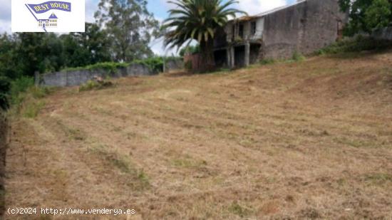 CASA PARA REFORMAR CON TERRENO EN MARROZOS - A CORUÑA