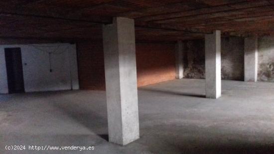 LOCAL COMERCIAL DE 430 M2 EN PONTEPEDRIÑA - A CORUÑA