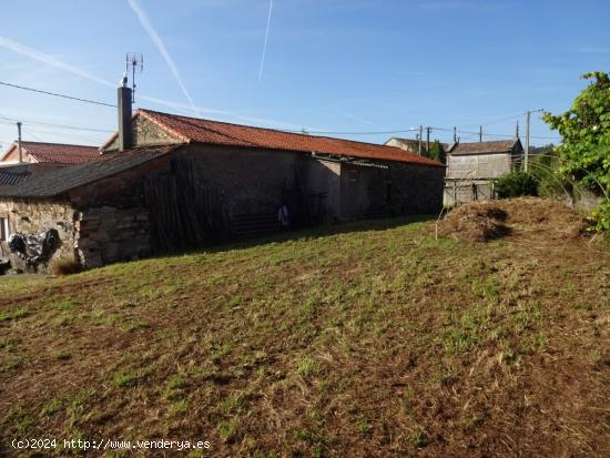  CASA DE PIEDRA CON TERRENO EN VAL DO DUBRA - A CORUÑA 