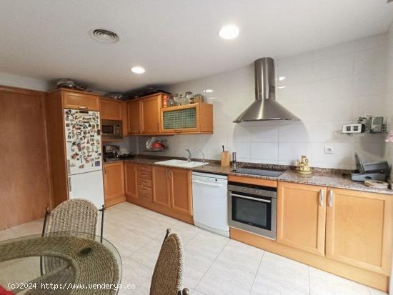 ACOGEDORA CASA ADOSADA EN VENTA EN HOSTALETS DE PIEROLA - BARCELONA