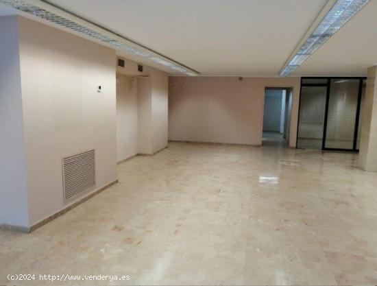  Local de 181m2 y sótano de 378m2 en Plaza Madrid, 12. - BALEARES 