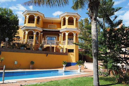  VILLA ESPECTACULAR EN LA SIERREZUELA - MALAGA 