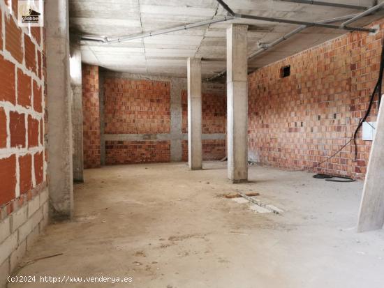 Local comercial en zona de Teatinos en Bruto - MALAGA