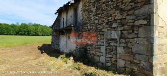 OPORTUNIDAD!!!SE VENDE CASA DE PIEDRA A 10 KMS DE LUGO - LUGO