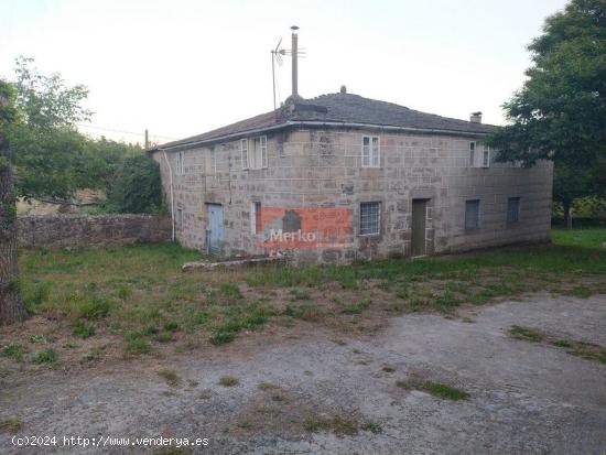 SE VENDE CASA DE PIEDRA TRADICIONAL GALLEGA CON FINCA 2.700M2 EN O CORGO - LUGO