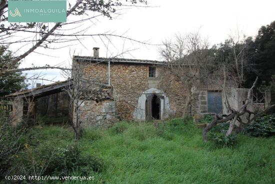 Finca rustia a reformar. Corriente 230v. Agua. Vistas despejadas. Cerca del mar. 270m2 construidos. 