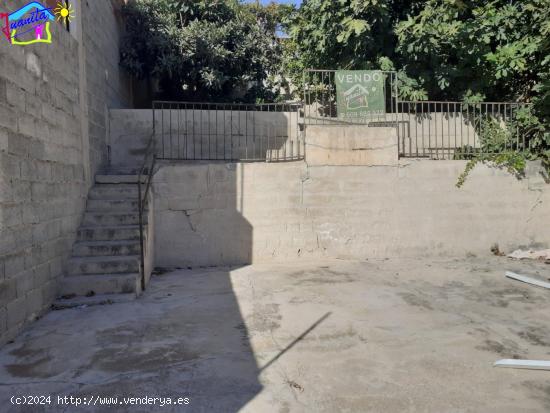 CASA CON PARCELA  A DOS CALLES  EN ARCHENA - MURCIA