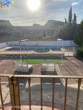 CASA DE CAMPO CON PISCINA Y PARCELA VALLADA  EN LOS INTES ARCHENA - MURCIA