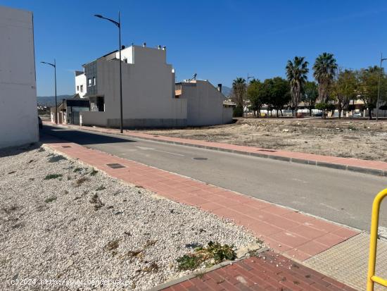 SOLAR  300 M2  ESQUINA  EN ZONA PAGO BARRANCO DE ARCHENA - MURCIA