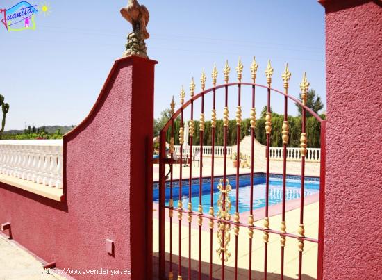 CASA CON PARCELA Y PISCINA,  A 4 MINUTOS DEL PUEBLO - MURCIA