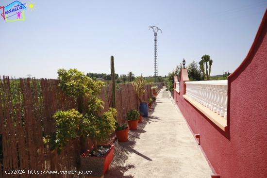 CASA CON PARCELA Y PISCINA,  A 4 MINUTOS DEL PUEBLO - MURCIA