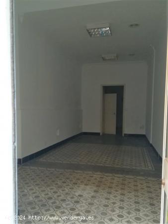 LOCAL COMERCIAL EN PLENO CENTRO - SEVILLA