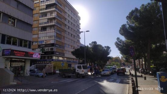 Se alquila trastero en el centro - MURCIA