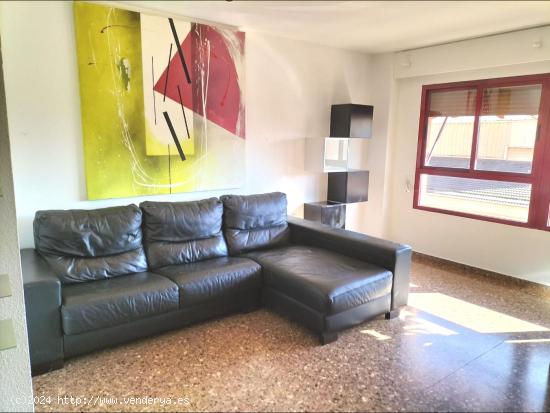 ALQUILER DÚPLEX. COMPUESTO DE 2 HABITACIONES Y DOS BAÑOS. - VALENCIA