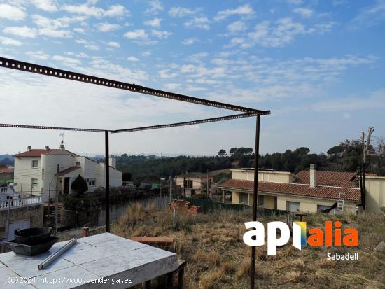  TERRENO A DOS NIVELES EN PEDRASANTA, SENTMENAT - BARCELONA 