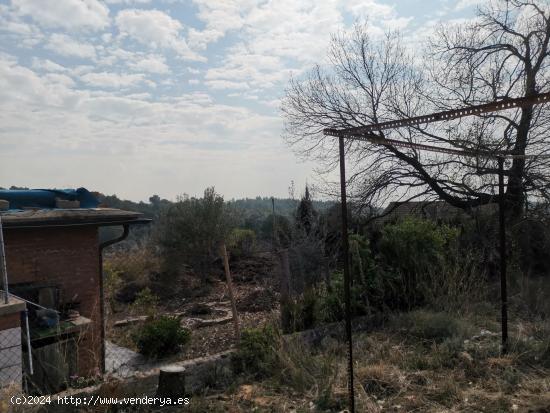 TERRENO A DOS NIVELES EN PEDRASANTA, SENTMENAT - BARCELONA