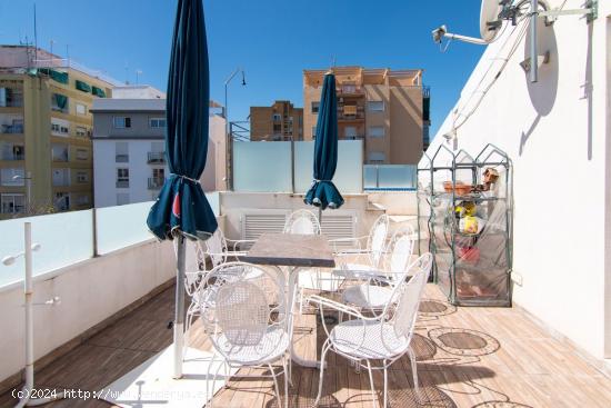 CASA NUEVA CON PISCINA EN AVENIDA AMERICA - GRANADA