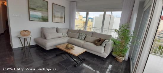 PRECIOSO APARTAMENTO TOTALMENTE REFORMADO EN 2ª LINEA DE LA PLAYA DE GANDIA - VALENCIA