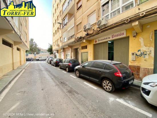  LOCAL COMERCIAL JUNTO A CALZADA DE CASTRO - ALMERIA 