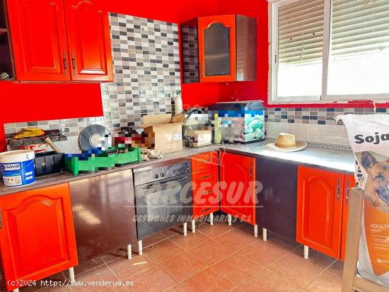 ZONA BARQUERA-  Parcela de terreno con pequeña casita-loft - CORDOBA