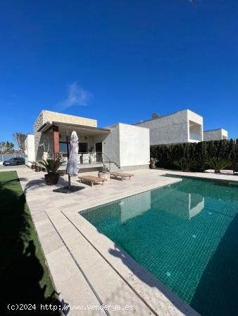 PRECIOSA VILLA PRIVADA  EN ALQUILER EN ALENDA GOLF - ALICANTE