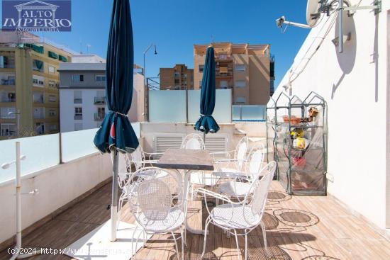 CASA NUEVA CON PISCINA EN AVENIDA AMERICA - GRANADA