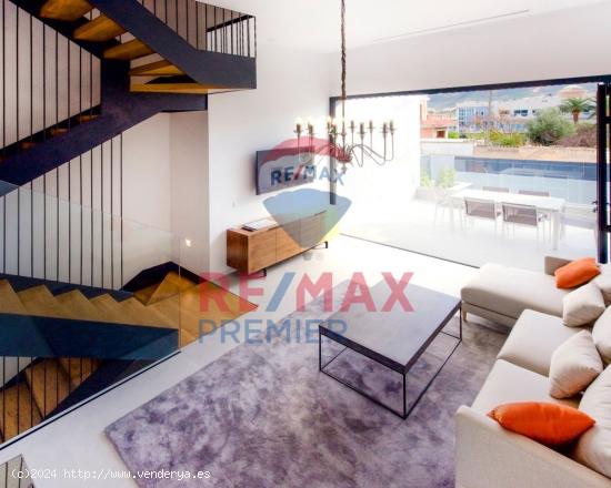 Una nueva y preciosa villa, en una urbanización privada excepcional, aquí en el Albir! - ALICANTE