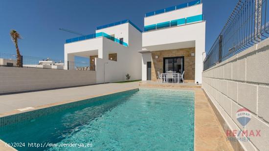 ¡Chalet individual nuevo a la venta en Vistabella Golf Orihuela! - ALICANTE