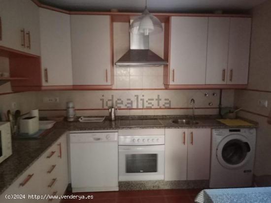 SE VENDE ADOSADO EN PUERTO REAL , ZONA CASINES - CADIZ