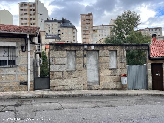  CASA PARA REFORMA INTEGRAL CON TERRENO EN CENTRO OURENSE - ORENSE 