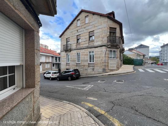 CASA PARA REFORMA INTEGRAL CON TERRENO EN CENTRO OURENSE - ORENSE