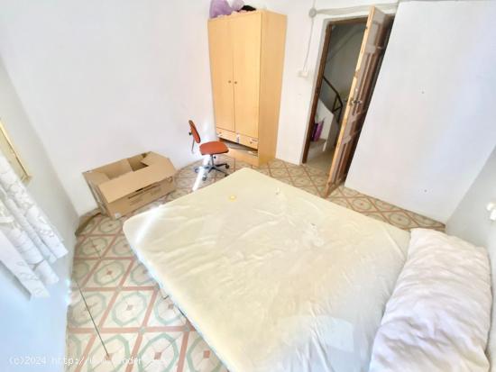 Casa con tres dormitorios en el centro de Lorca, para reformar - MURCIA