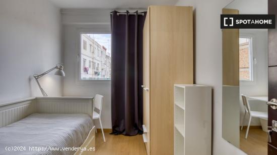 Habitaciones en alquiler en apartamento de 4 dormitorios en Valencia. - VALENCIA