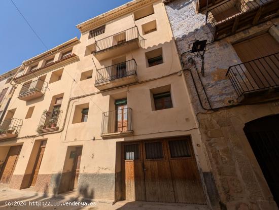  Casa en casco antiguo de Valderrobbres - TERUEL 