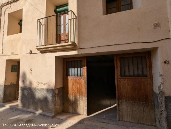 Casa en casco antiguo de Valderrobbres - TERUEL