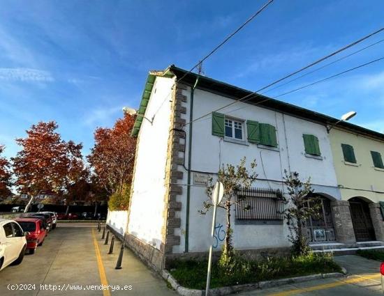  SE VENDE CASA CON JARDIN EN EL CENTRO DE PONFERRADA - LEON 